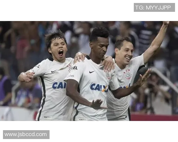 博卡青年与巴拉纳竞技激战正酣谁能在南美赛场上笑到最后